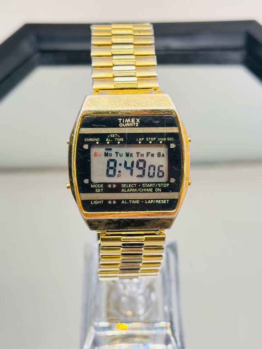 Vintage Timex Quartz Digital Men Watch Gold Tone 32mm New Battery Working